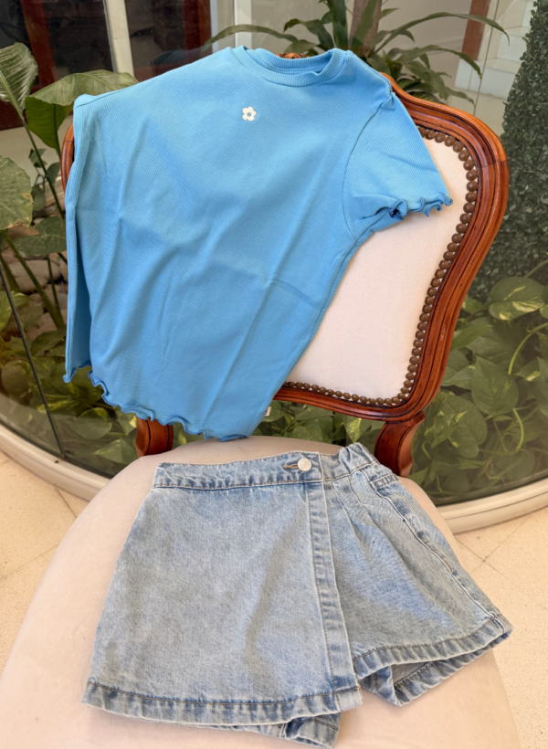 FOTO PRODUCTO WEB (2) REMERA BECCA CELESTE
